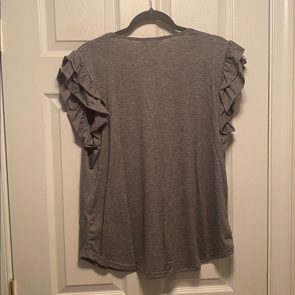 Dokotoo Gray Women's Top with Ruffle Sleeves…size XL - Picture 2 of 5